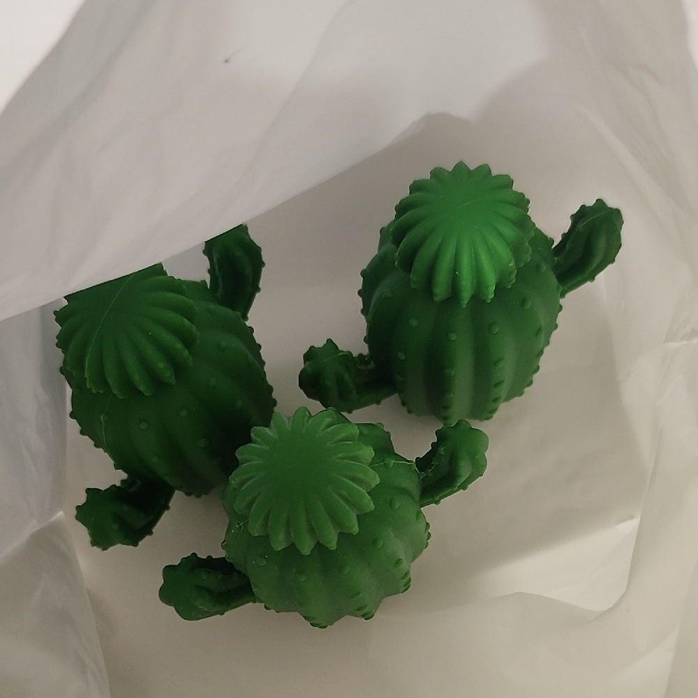Green Cactus-Shaped Dryer Balls 3 Piece